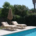 Location De Les Allamandas Bed & Breakfast