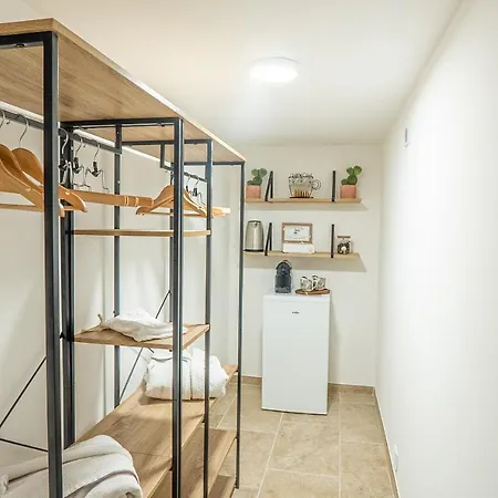 Bed & Breakfast Location De Les Allamandas 4*