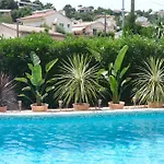 Location De Les Allamandas Отель типа 