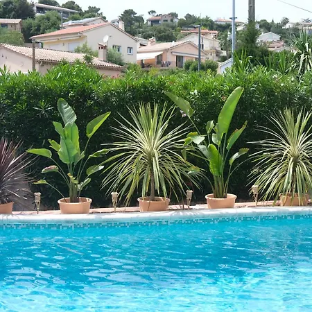 Location De Les Allamandas Frühstückspension