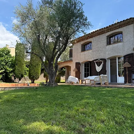 Location De Les Allamandas 4*